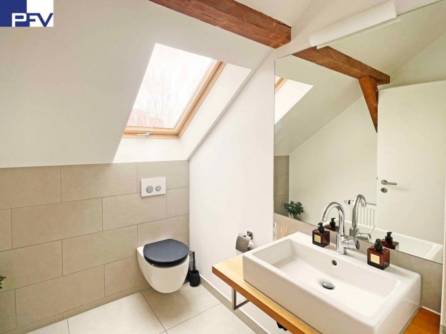 G�ste-WC (2) Dachgeschosswohnung N�rnberg