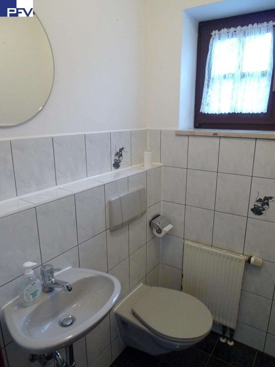 G�ste-WC Doppelhaush�lfte Rednitzhembach