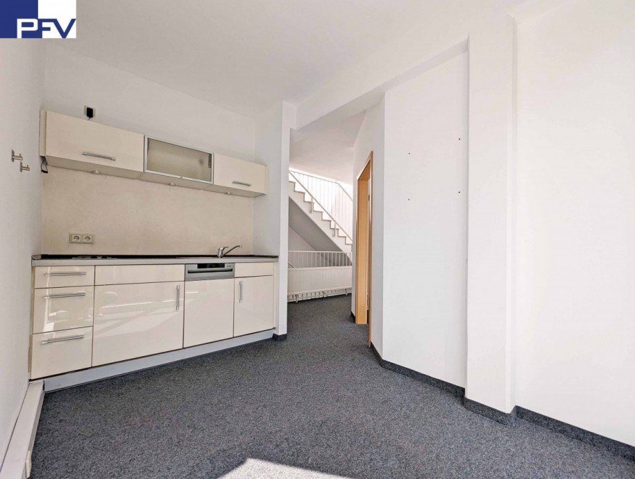 2.OG Referenzeinheit unrenoviert PXL_20230426_094214539b Stadthaus N�rnberg