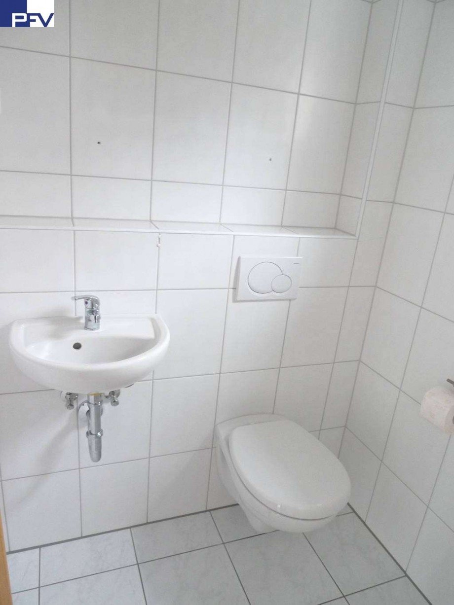G�ste-WC Doppelhaush�lfte Weiherhaus