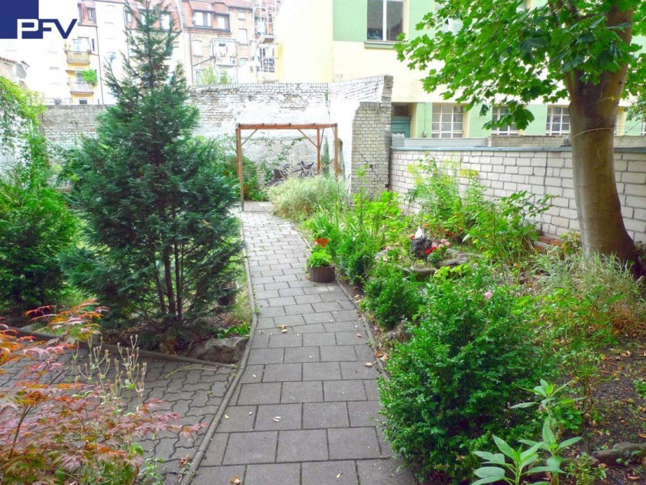 Liebevoll angelegter Garten Renditeobjekt N�rnberg
