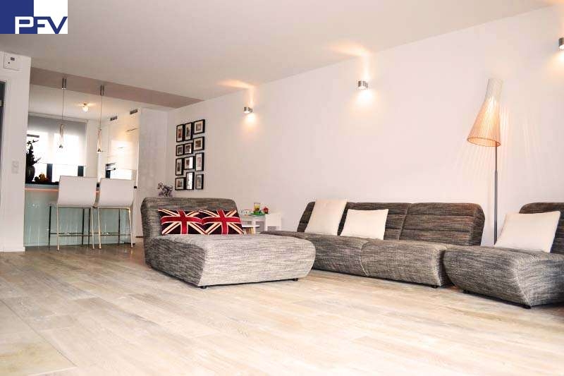 Wohnzimmer & K�che Mehrfamilienhaus F�rth