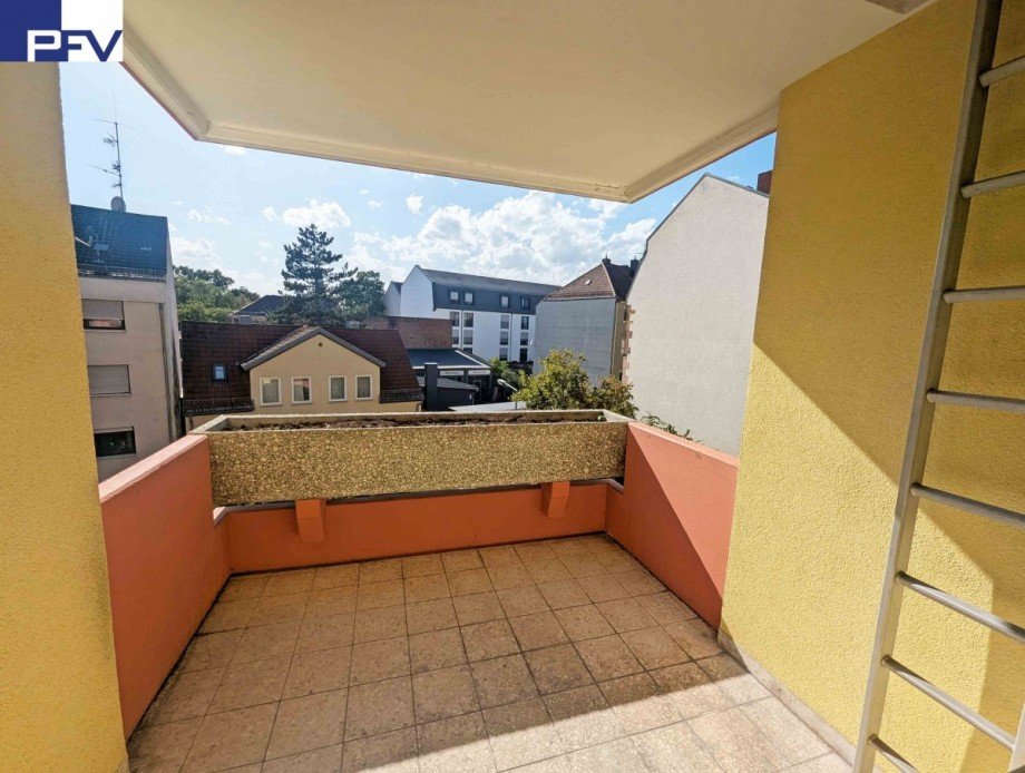 Sch�n ungest�rt auf dem Balkon Wohnung N�rnberg