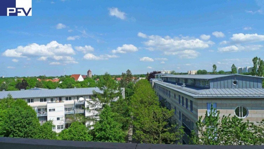 Weitblick vom Balkon Etagenwohnung Haar