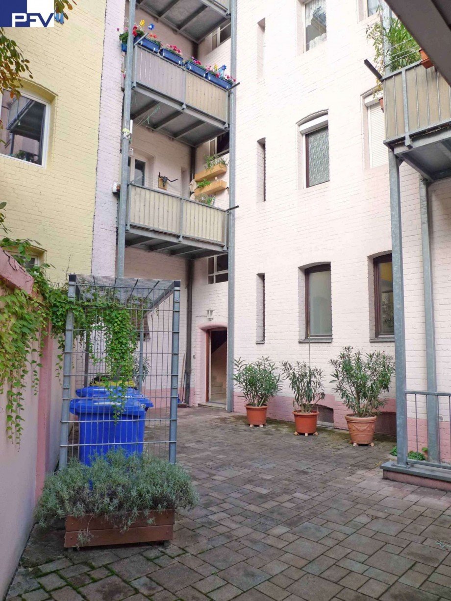 Gepflegter Hof Dachgeschosswohnung N�rnberg
