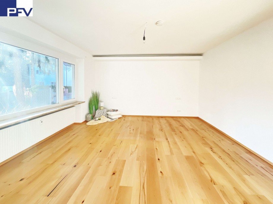 Ger�umiges Schlafzimmer Terrassenwohnung N�rnberg