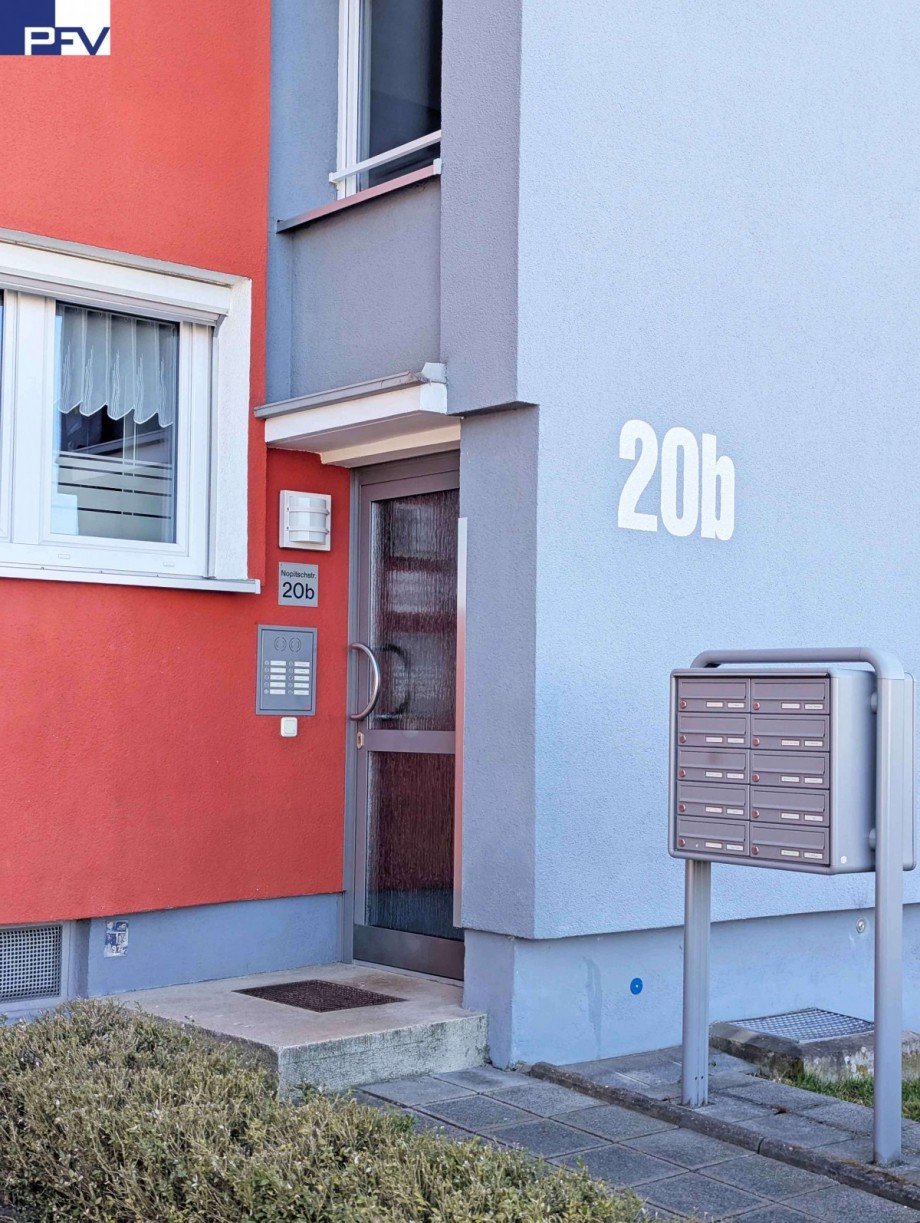 Anwesen Eingangsbereich Etagenwohnung N�rnberg