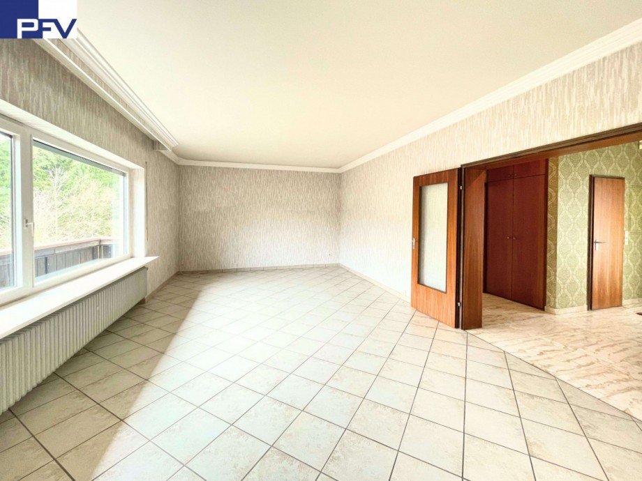 Helles Wohnzimmer Einfamilienhaus Sachsen b. Ansbach