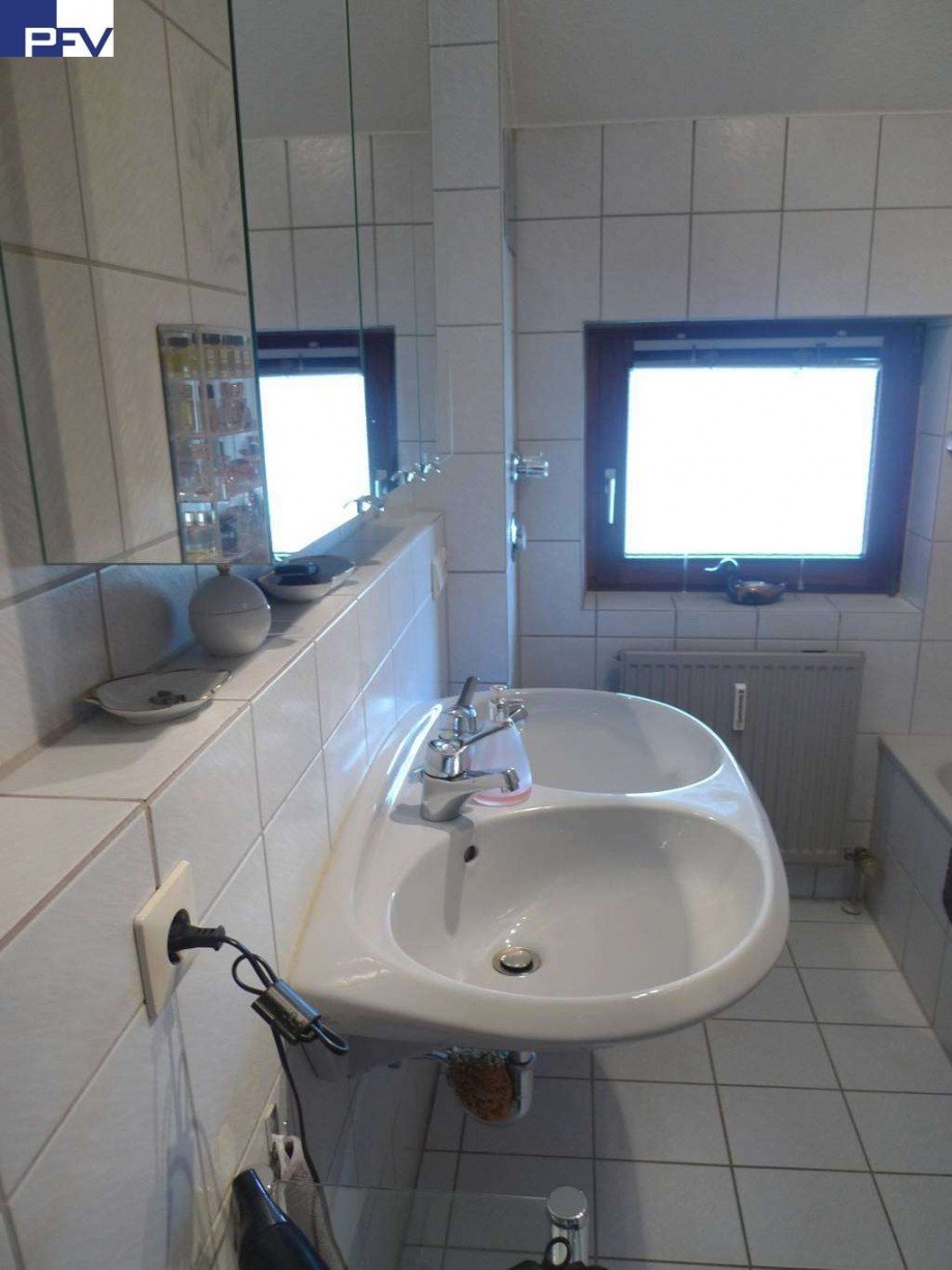 Bad m. Doppelwaschtisch Dachgeschosswohnung Wendelstein