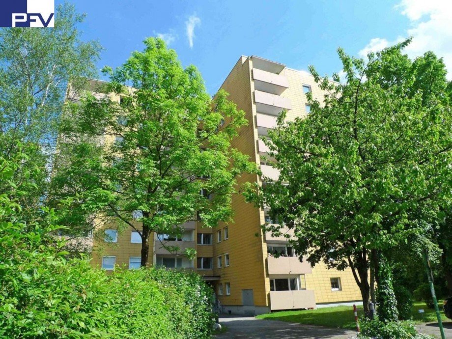 Anwesen Vorderansicht Etagenwohnung Haar