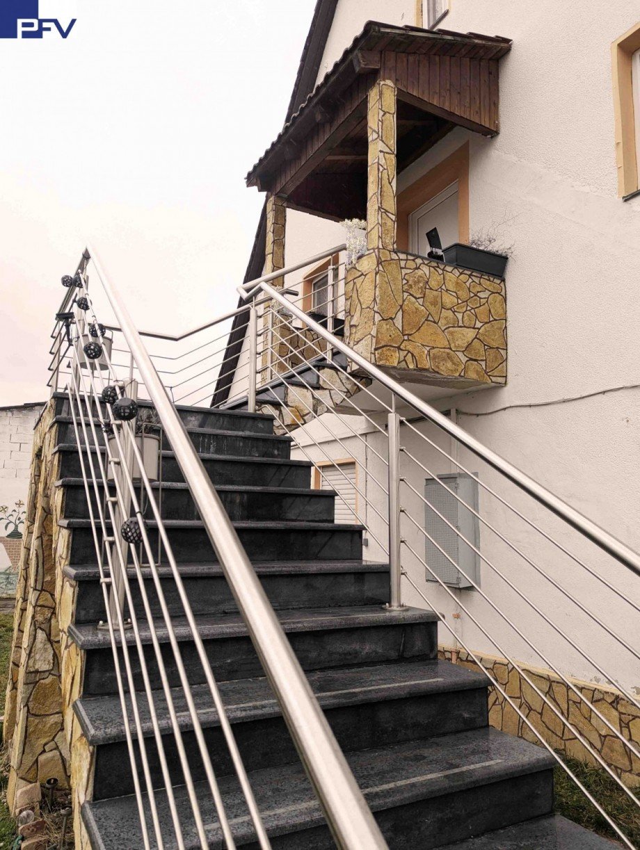 Treppe zu W2 und W3 Gastgewerbe Burgthann