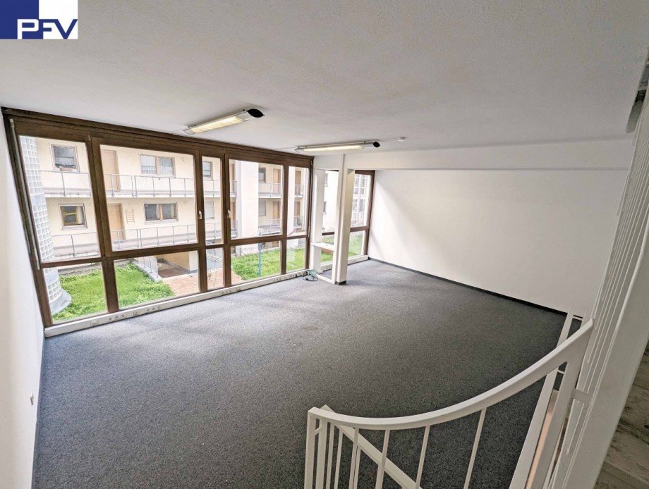 1.OG Referenzeinheit unrenoviert Stadthaus N�rnberg