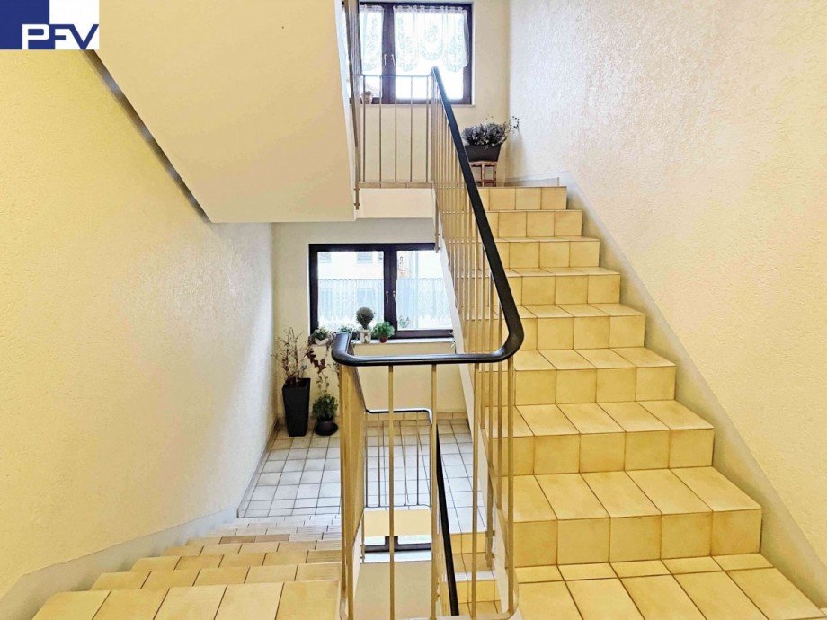 Das Treppenhaus Etagenwohnung Roth