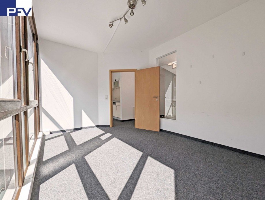 2.OG Referenzeinheit unrenoviert Stadthaus N�rnberg