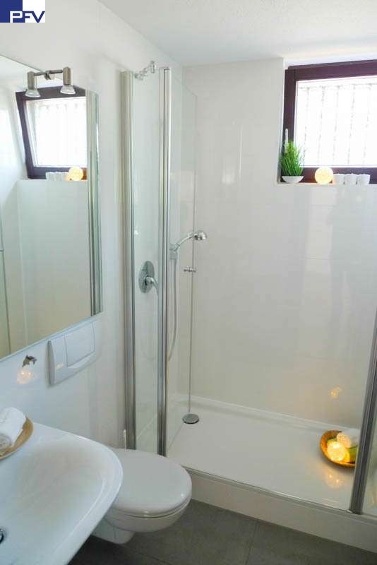Zweites Bad mit Dusche & WC Reihenmittelhaus N�rnberg