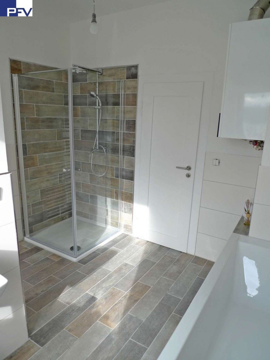 Bad mit Wanne & Dusche Etagenwohnung N�rnberg / St. Peter