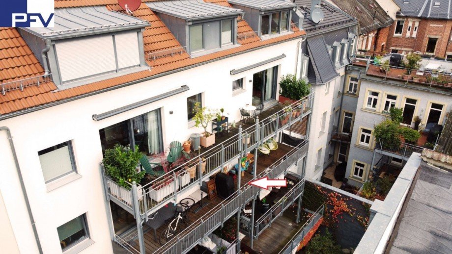 Gro�er Balkon Mehrfamilienhaus F�rth
