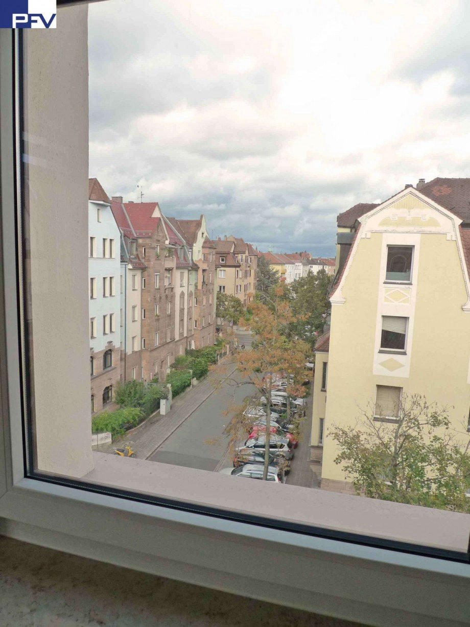 Fensterblick in die Anne-Frank Dachgeschosswohnung N�rnberg