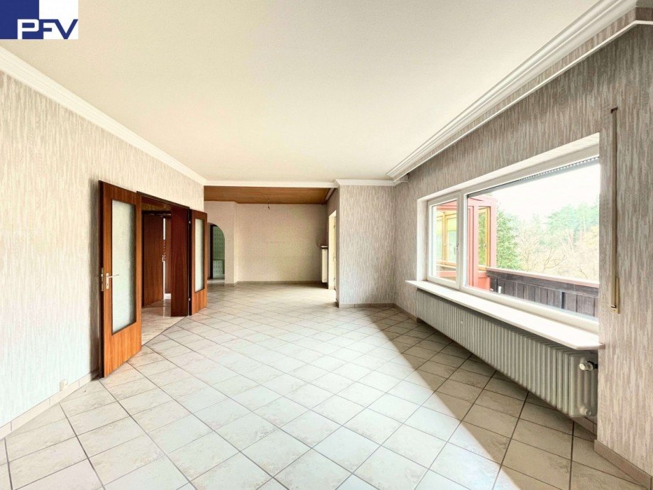 Helles Woohnzimmer Einfamilienhaus Sachsen b. Ansbach