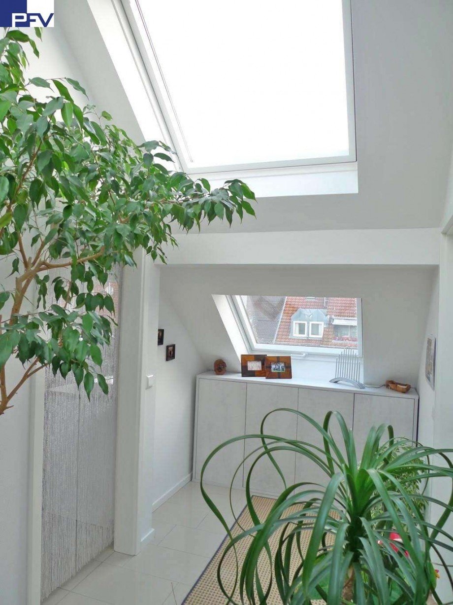 Helles Entr�e Dachgeschosswohnung N�rnberg