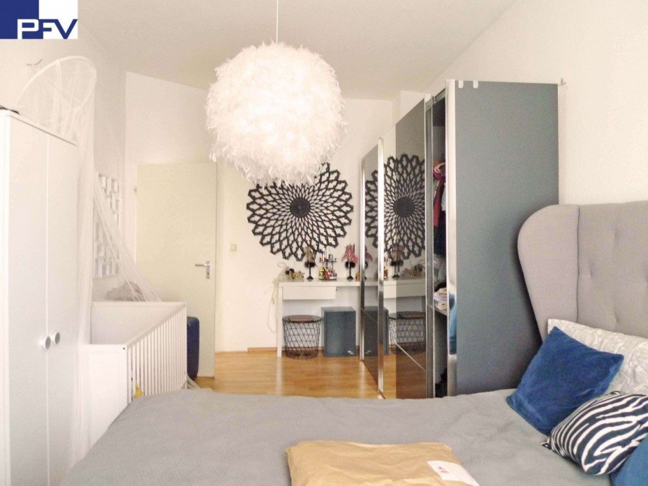 VH 3. OG li. Schlafzimmer Haus F�rth