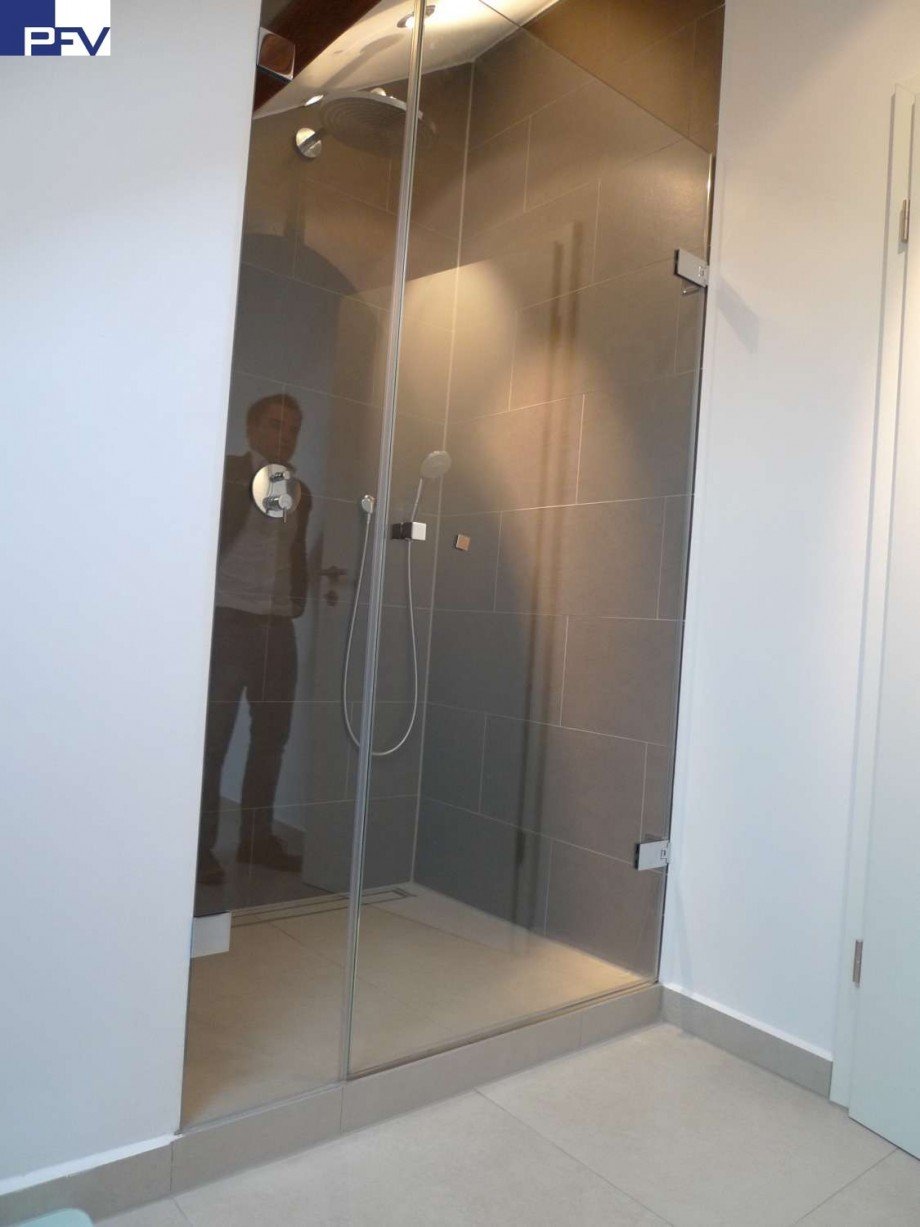 Referenz bodentiefe Dusche Dachgeschosswohnung N�rnberg / St. Peter
