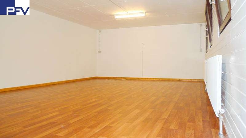 Riesiger Hobbyraum Reihenmittelhaus N�rnberg