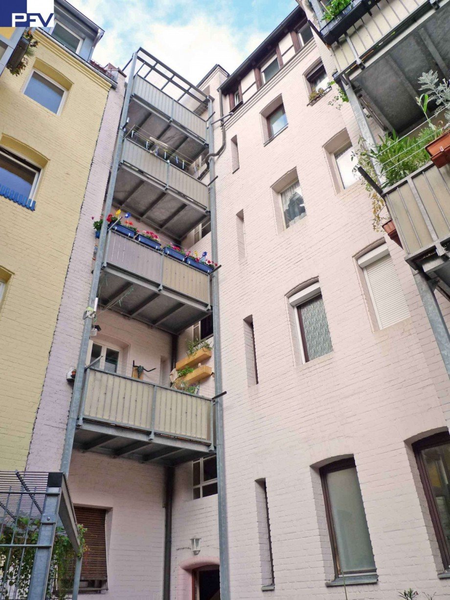 R�ckansicht Anwesen Dachgeschosswohnung N�rnberg