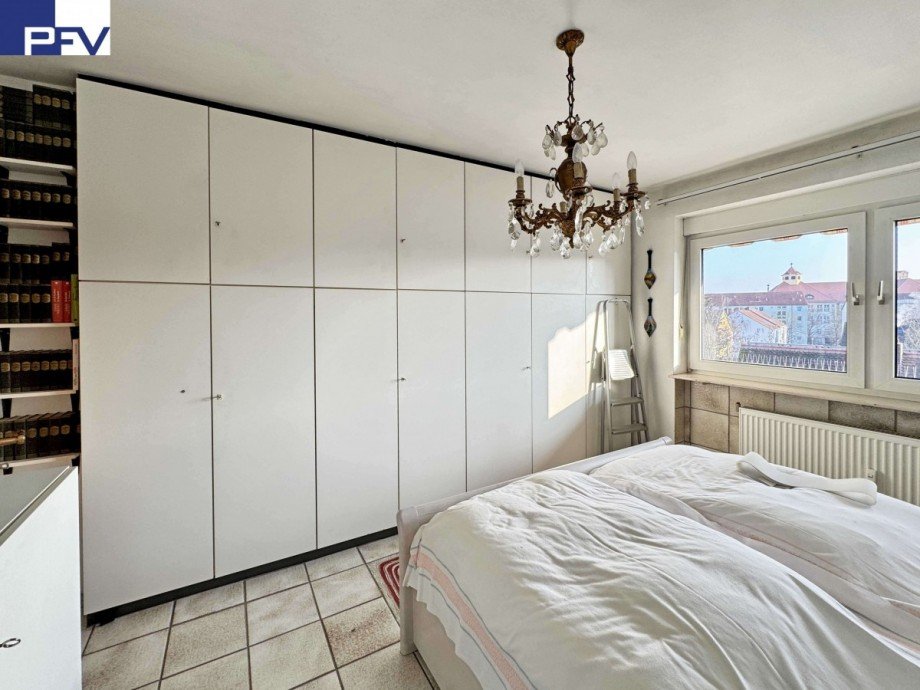 Schlafen mit gro�em Fenster Etagenwohnung N�rnberg