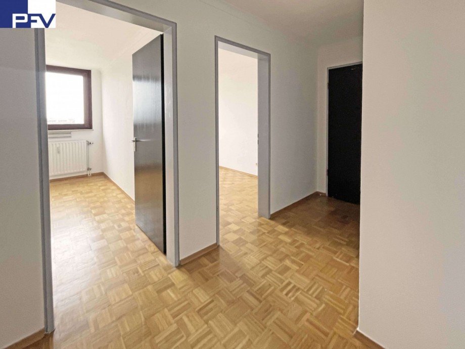 Flur-Blick zu KiZi IMG_6514b Penthousewohnung M�nchen