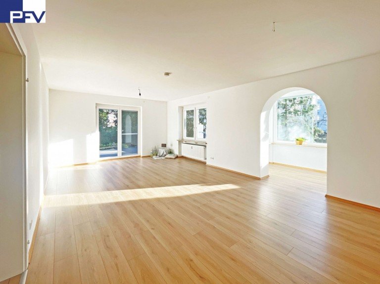 Gro�z�giges Wohnen N�rnberg Terrassenwohnung Perfekt f�r eine kleine Familie! Sonnige 3-Zi.-Wohnung mit Terrasse, Einbauk�che und Pkw-Stellplatz