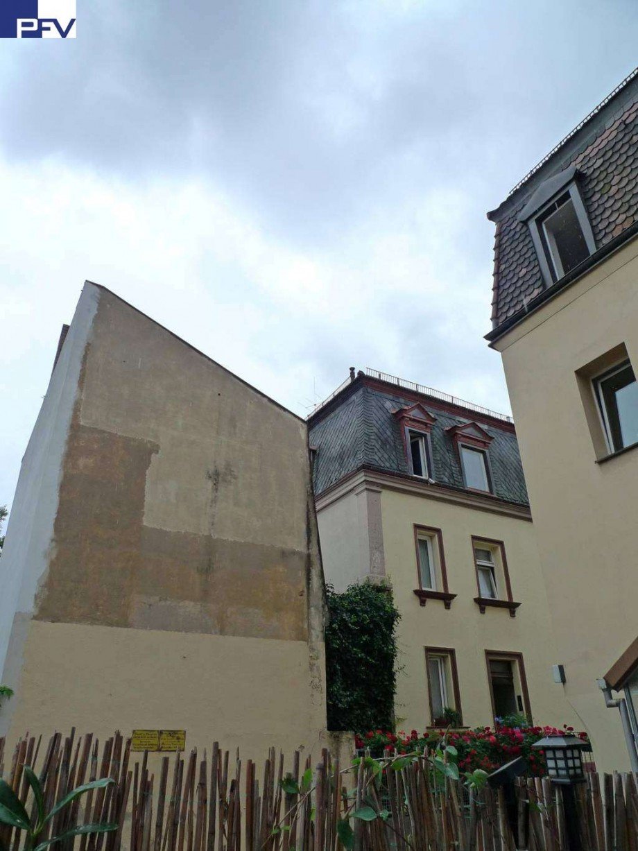 Seitliche Ansicht Hinterhaus Mehrfamilienhaus N�rnberg