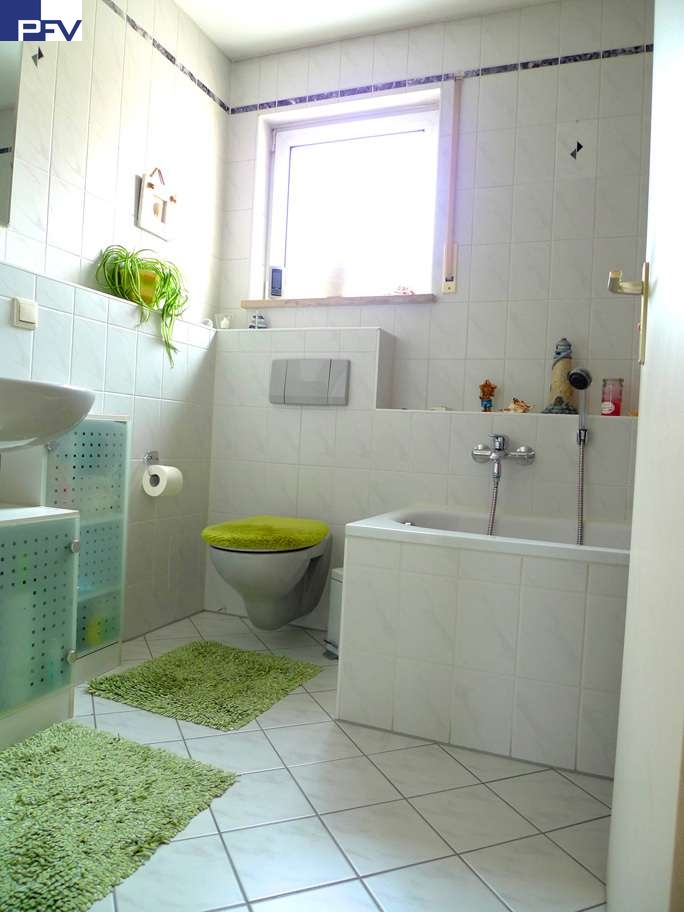 Bad mit Fenster Maisonettewohnung Wendelstein