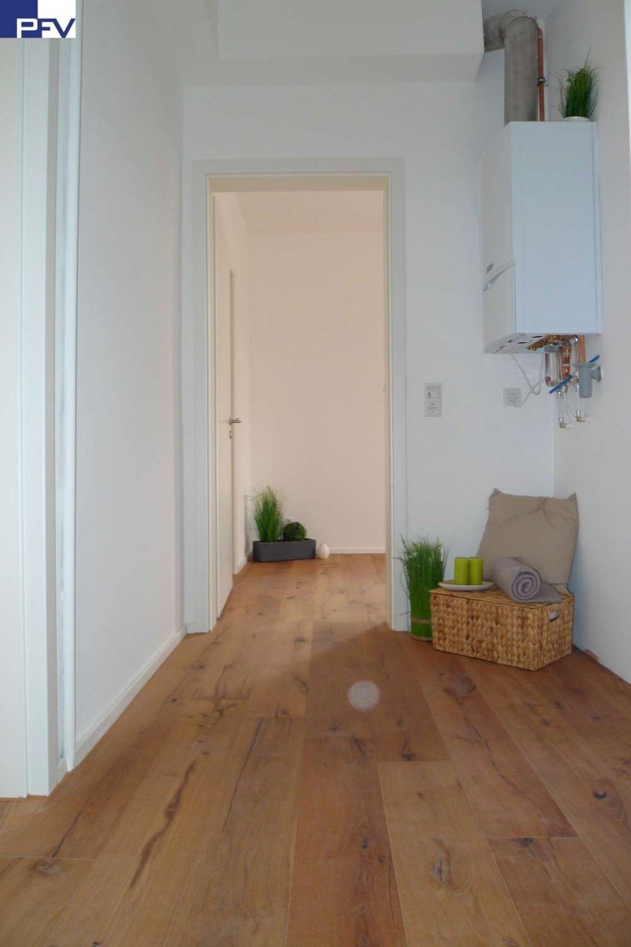 Flur -Technik kommt in Schrank Etagenwohnung N�rnberg
