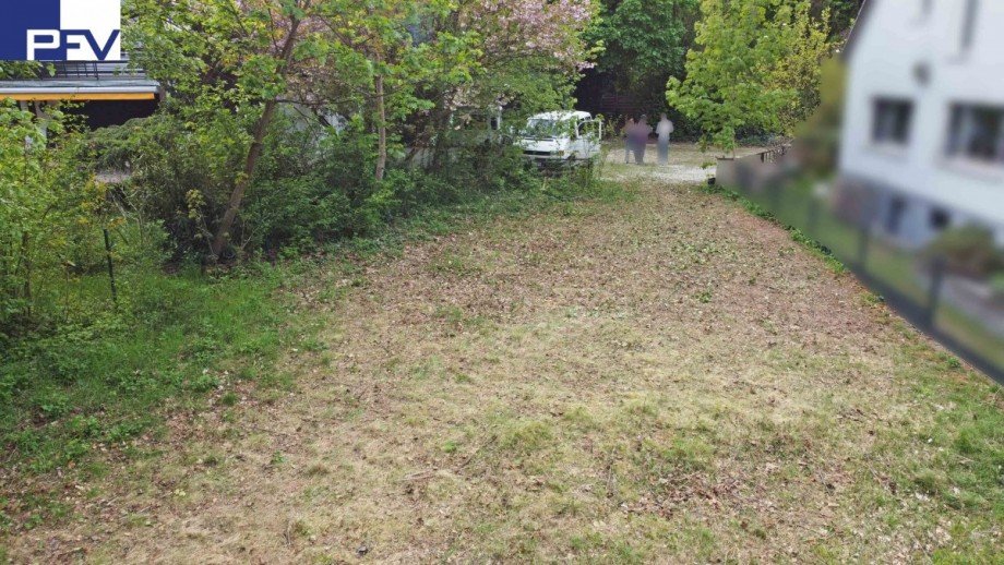 Blick zur Einfahrt Mehrfamilienhaus N�rnberg