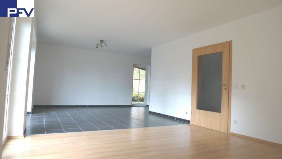 Extrabreite Wohnzimmert�r Doppelhaush�lfte Weisendorf-Retzelsdorf