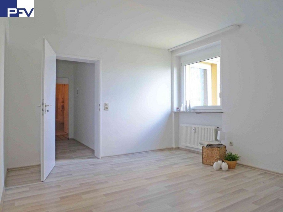 Schlafen mit Blick zum Flur Etagenwohnung Haar