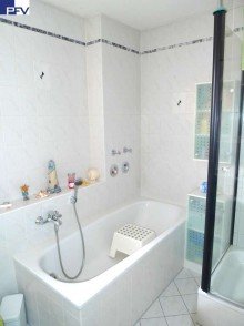 Badewanne und Dusche Verkauft:  Das gewisse Etwas  - Wundersch�ne Galerie-Wohnung sucht nach neuen Bewohnern!