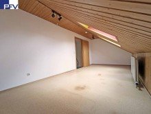 DG Zimmer 1 VERKAUFT: Gro�es und familienfreundliches Reihen-Eckhaus mit Carport