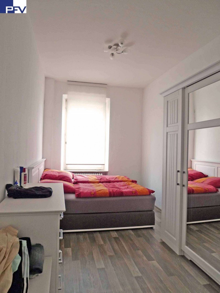 VH 1.OG re. Schlafzimmer Haus F�rth