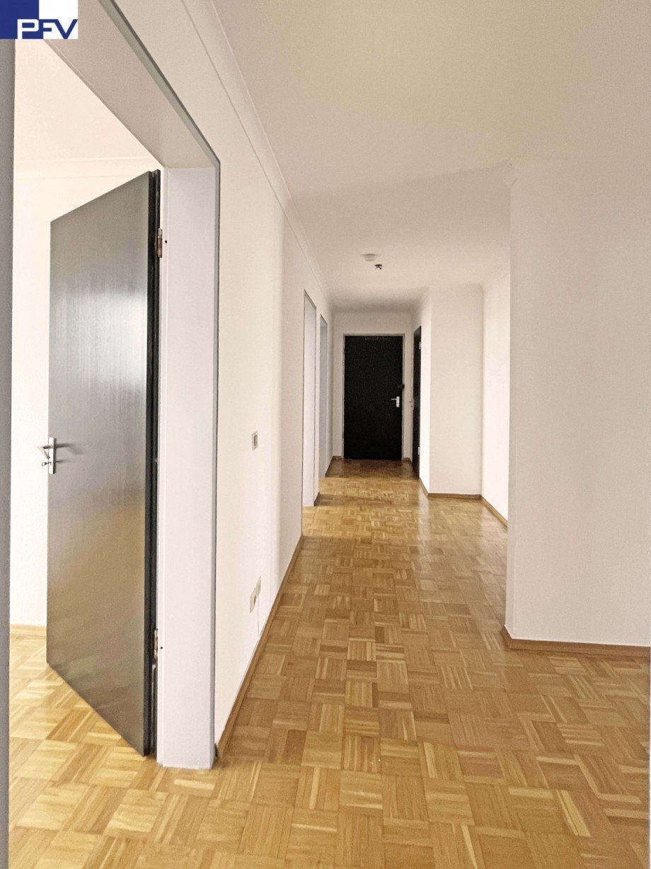 Flur-Blick zum Eingang IMG_652 Penthousewohnung M�nchen