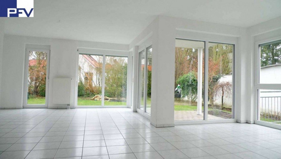 Helles Wohnen & Essen Doppelhaush�lfte Weiherhaus