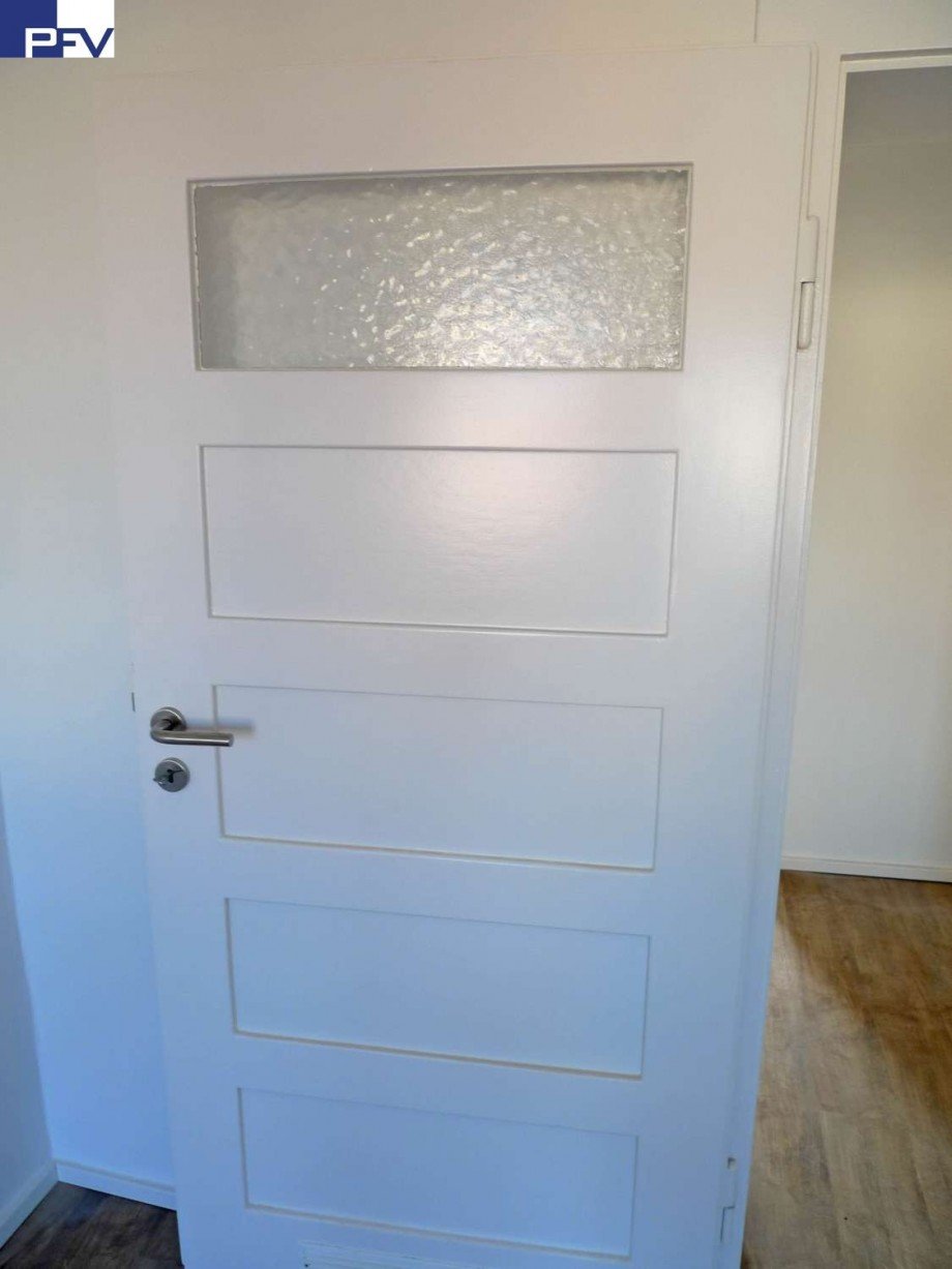 Zimmert�r Etagenwohnung N�rnberg / St. Peter
