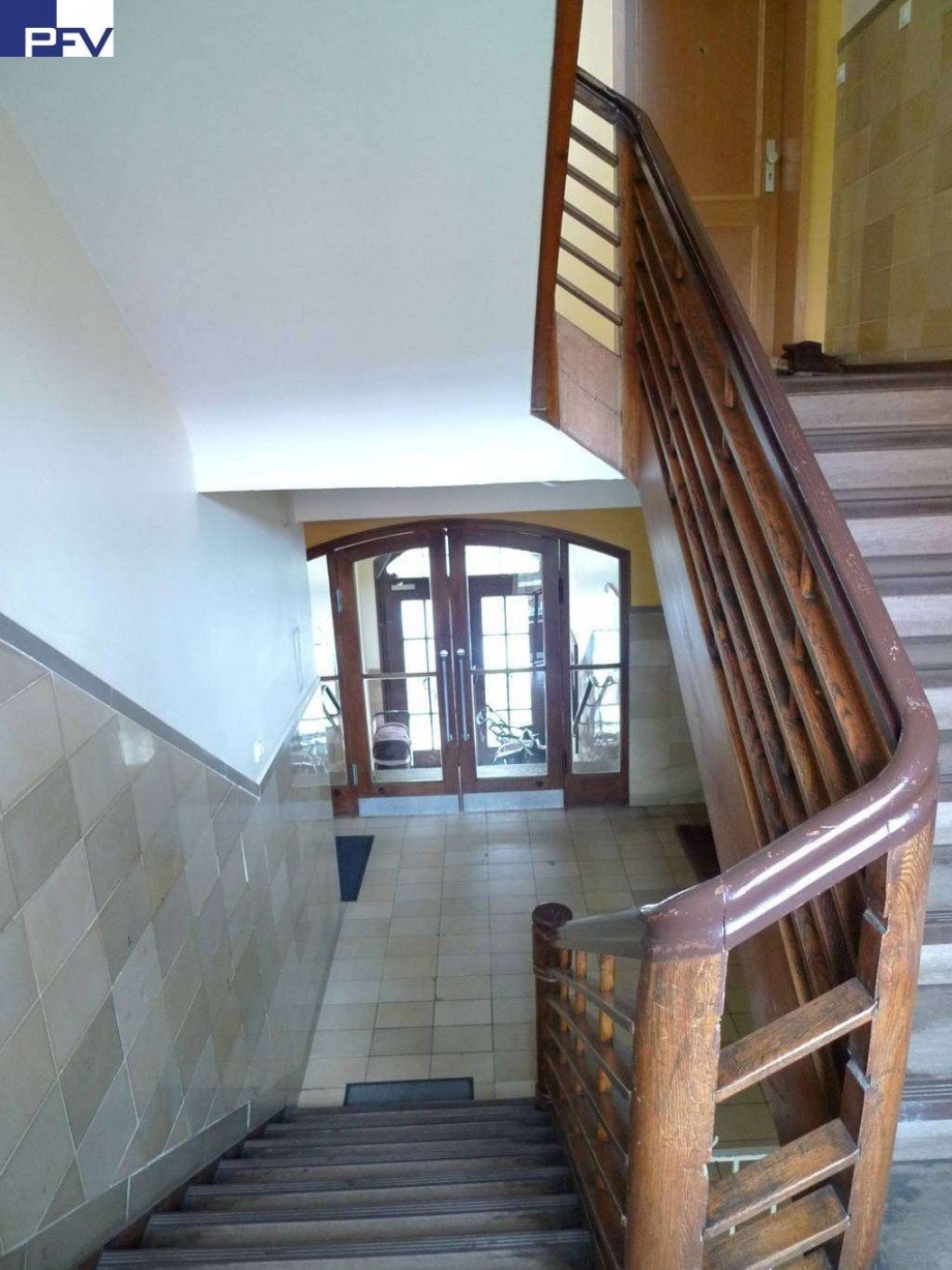 Sch�ner Hauseingangsbereich Dachgeschosswohnung N�rnberg