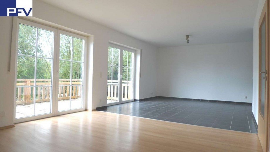 Groz�gig Wohnen & Essen Doppelhaush�lfte Weisendorf-Retzelsdorf