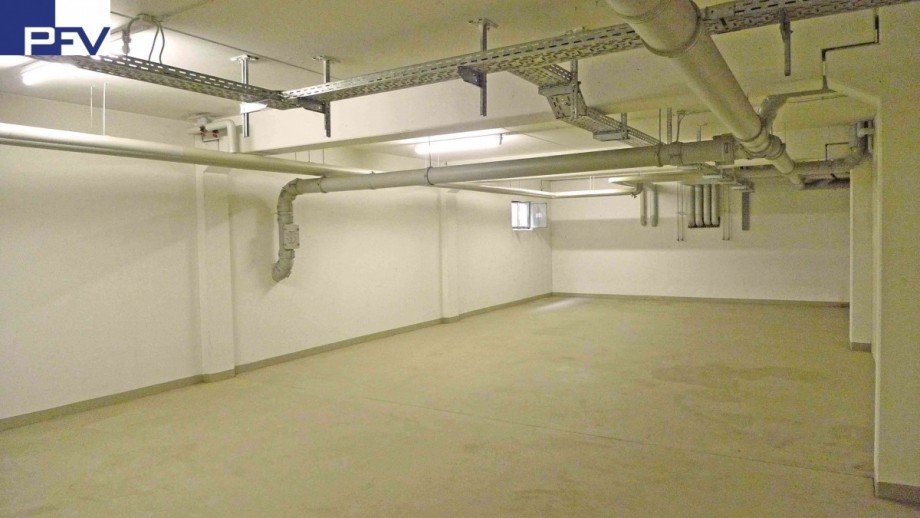 80 qm Lager im Keller Einzelhandel F�rth