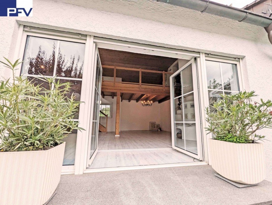 Blick ins Wohnzimmer bPXL_2023 Doppelhaush�lfte N�rnberg