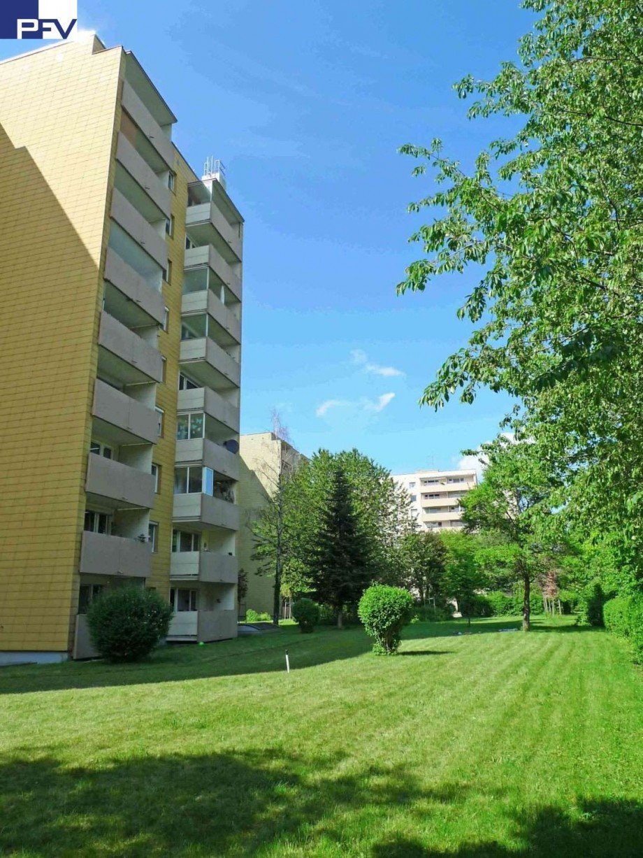 R�ckansicht Geb�ude Etagenwohnung Haar