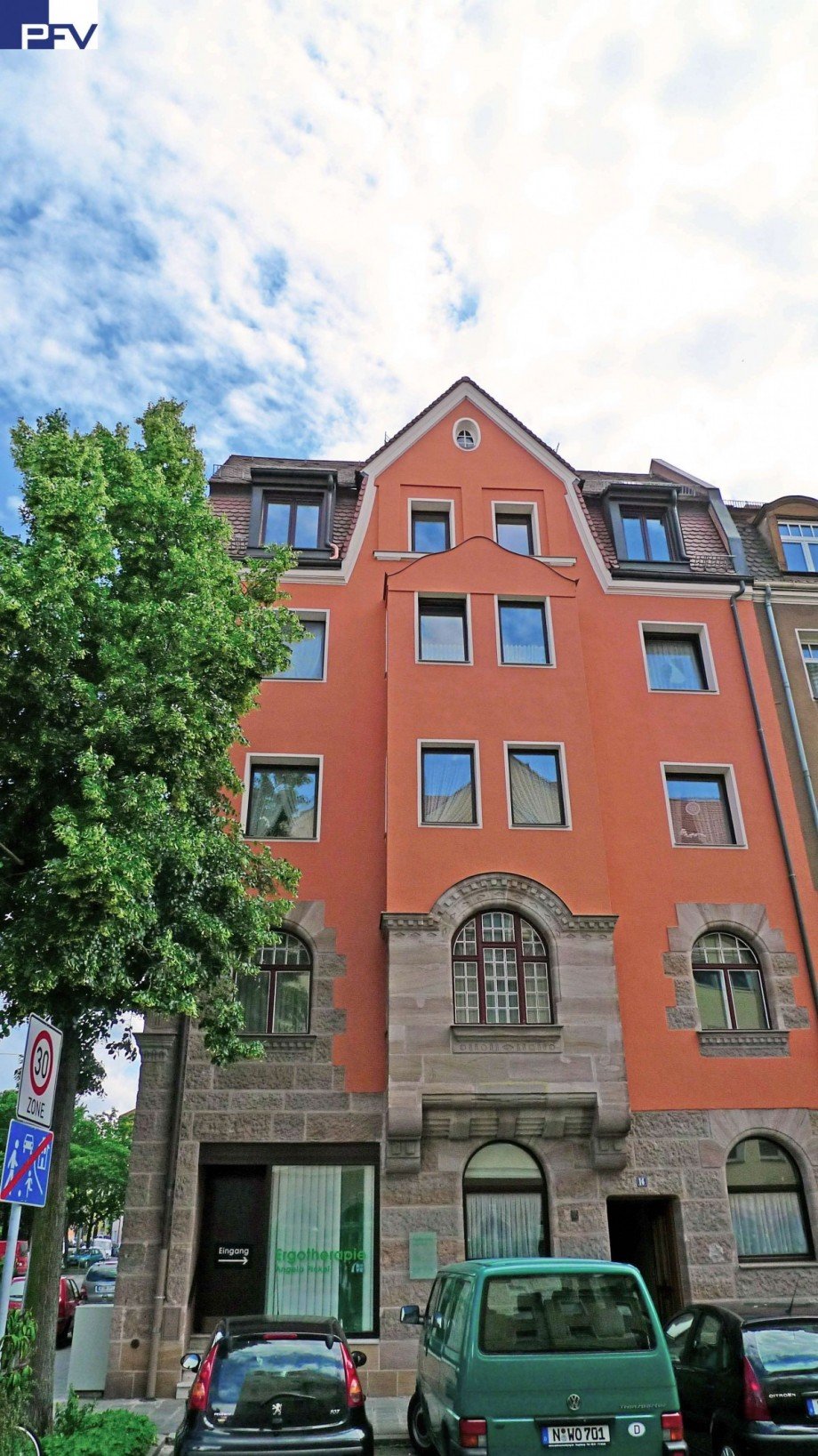 Ansicht Hauseingangsseite Dachgeschosswohnung N�rnberg