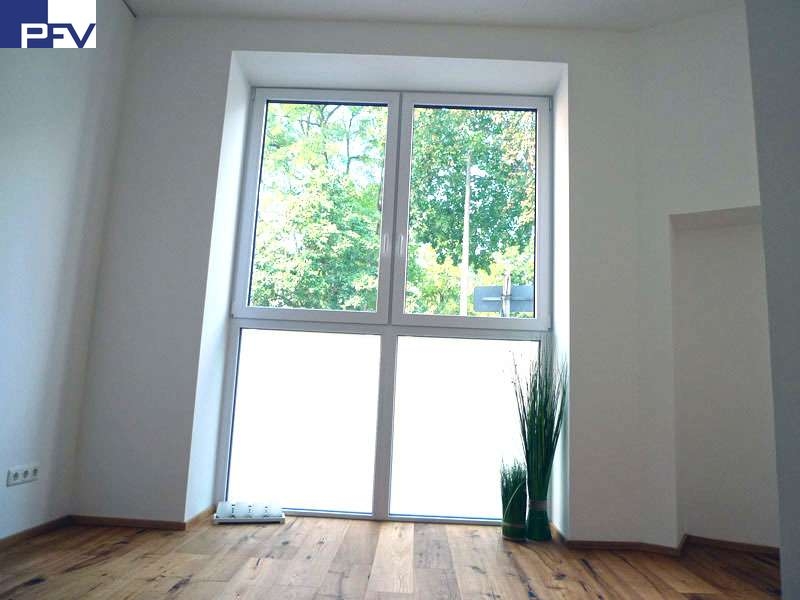 2,70 Meter hohe Fensterfront Erdgeschosswohnung N�rnberg